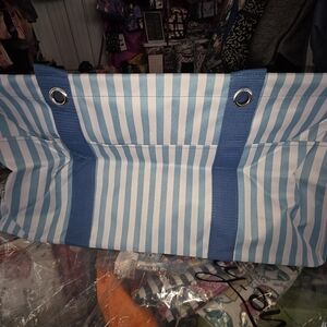 Thirty-One Deluxe Utility Tote in Summerstripe